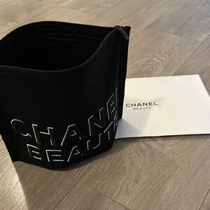 Chanel Beaute’Black Makeup Bag/pouch